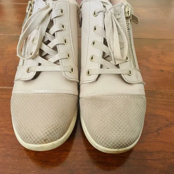 Barely used Aldo sneakers. - Picture 2 of 5